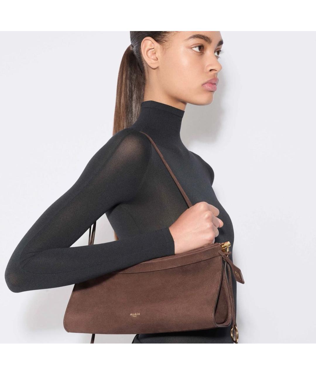 ALAIA Коричневая замшевая сумка с короткими ручками, фото 5