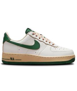 NIKE Кроссовки