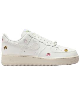 NIKE Кроссовки