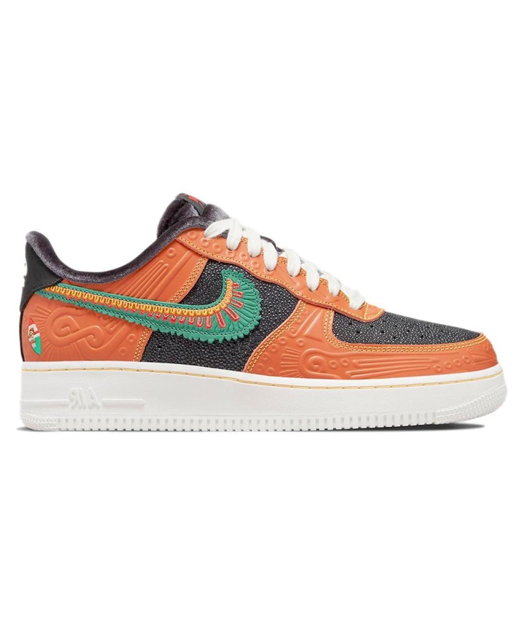 NIKE Оранжевое низкие кроссовки / кеды, фото 1