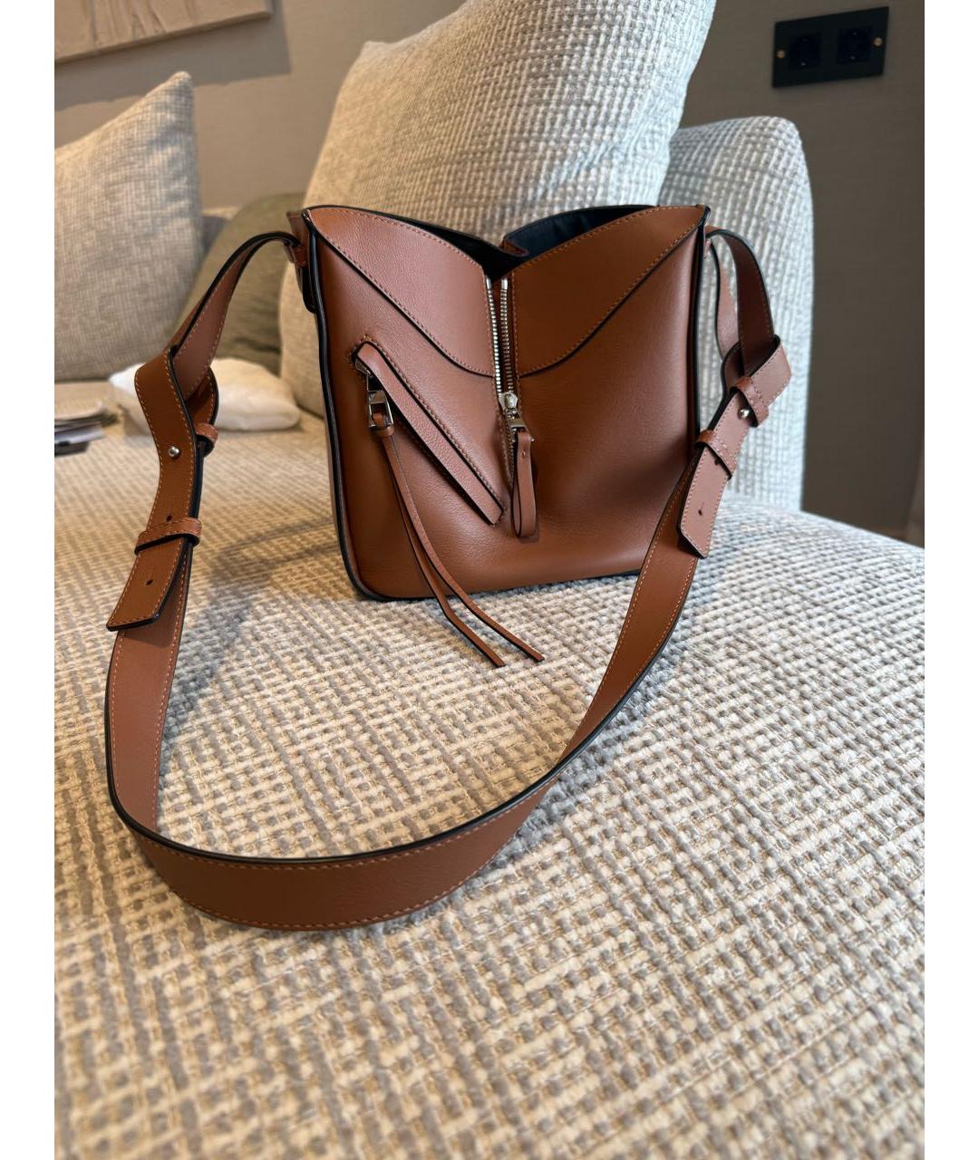 LOEWE Коричневая кожаная сумка с короткими ручками, фото 9