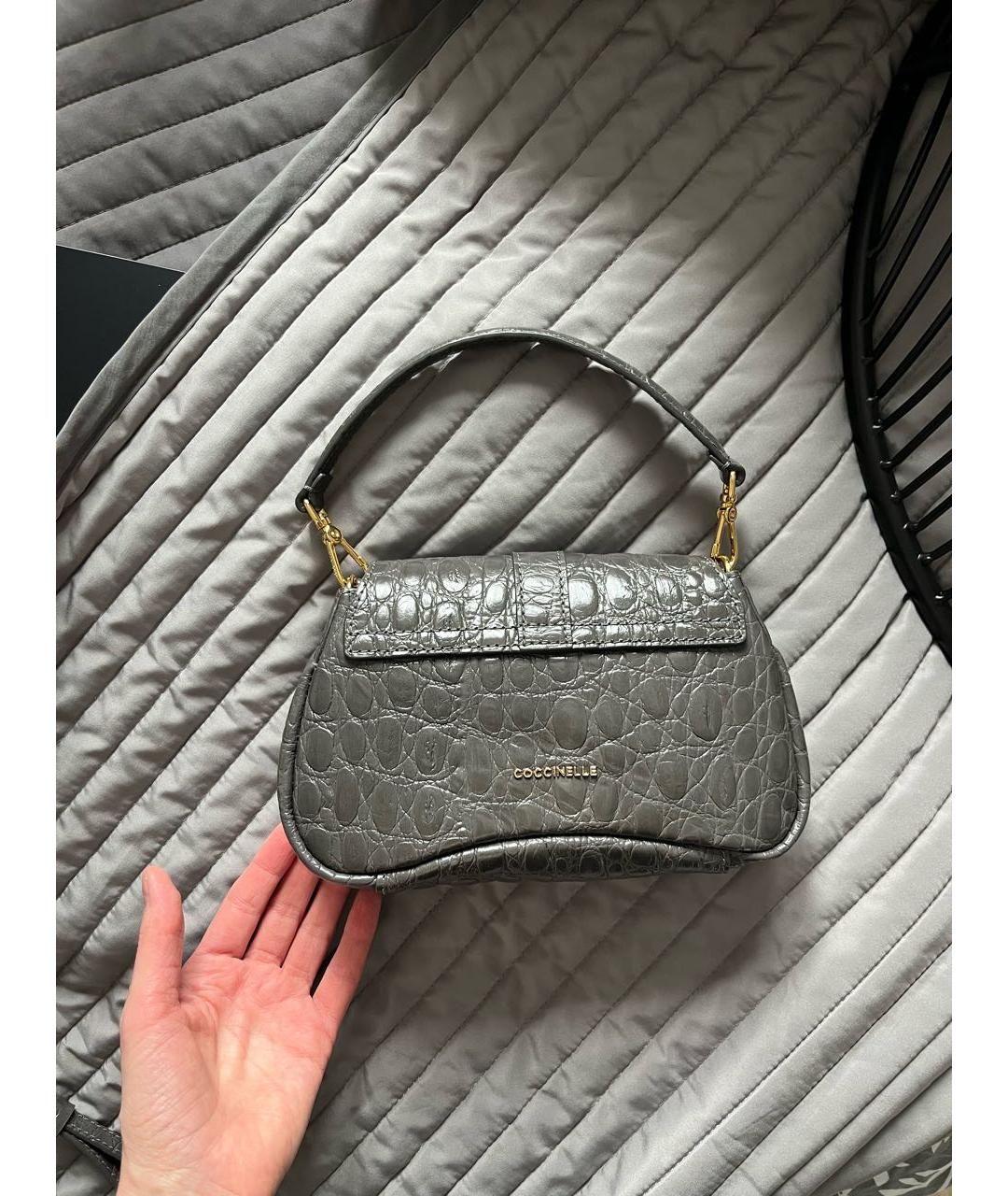 COCCINELLE Серая кожаная сумка через плечо, фото 3