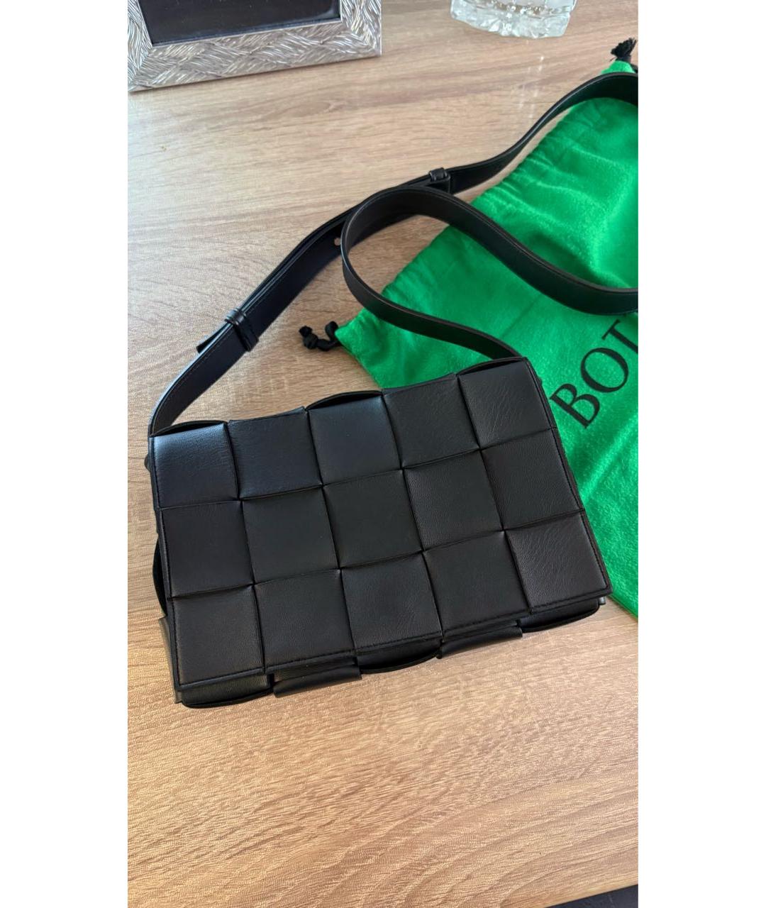 BOTTEGA VENETA Черная кожаная сумка через плечо, фото 2