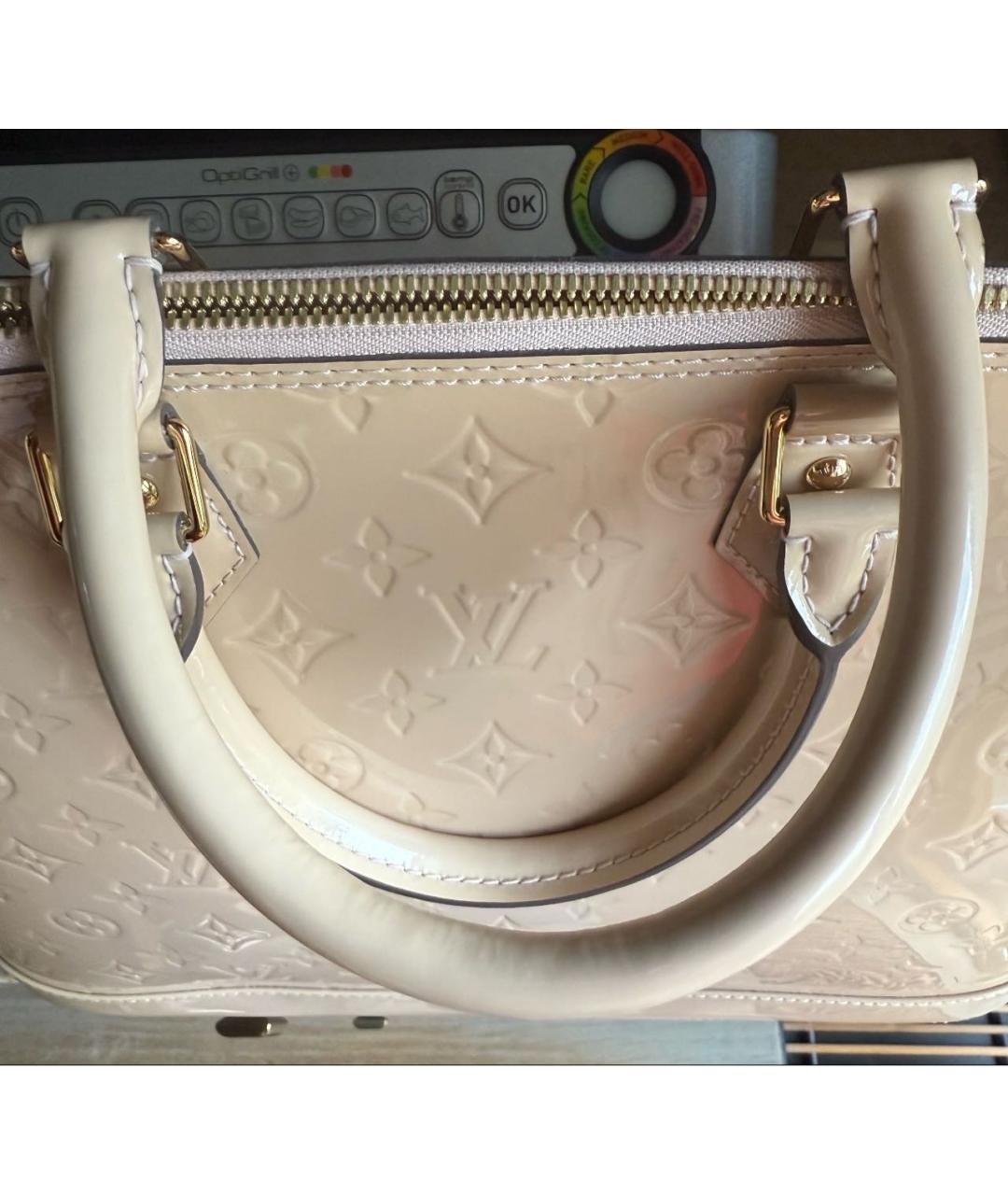 LOUIS VUITTON Бежевая сумка с короткими ручками из лакированной кожи, фото 3