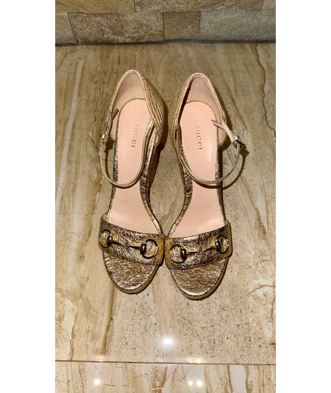 GUCCI Золотые кожаные босоножки, фото 3