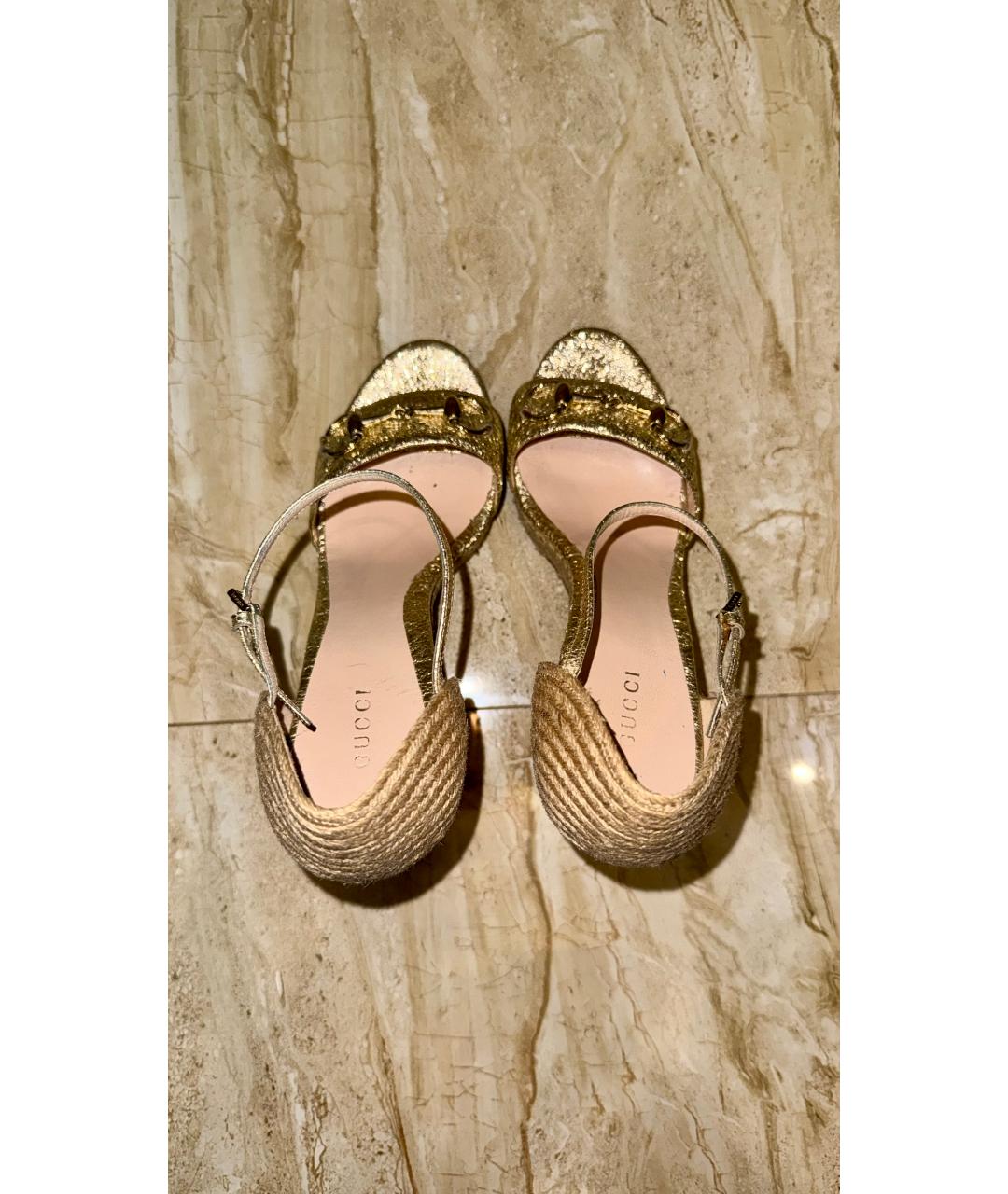 GUCCI Золотые кожаные босоножки, фото 2