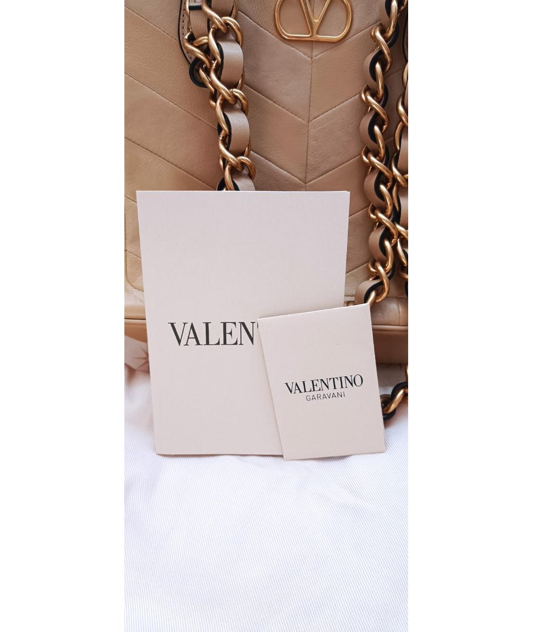 VALENTINO Бежевая кожаная сумка тоут, фото 2