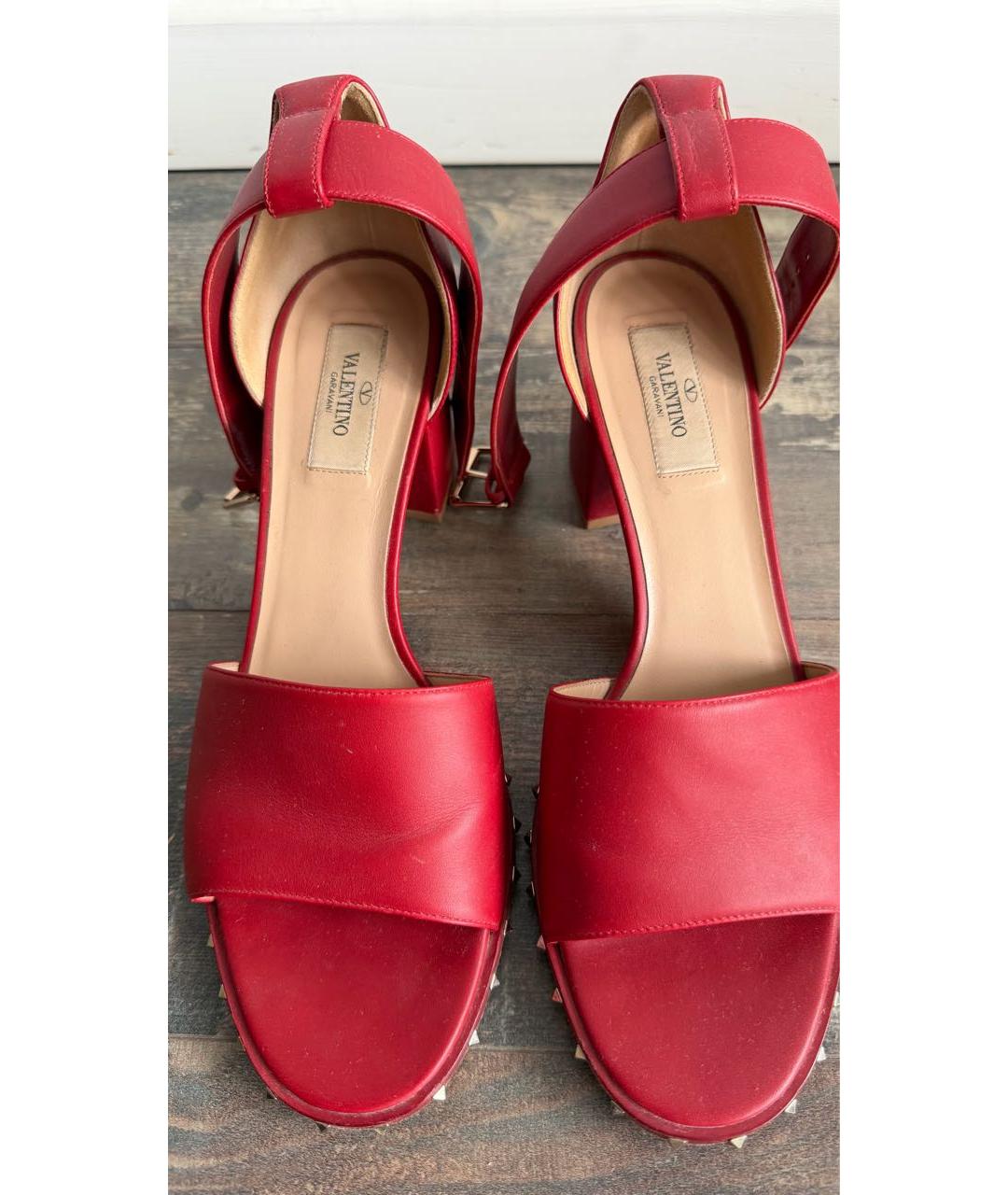 VALENTINO Красные кожаные босоножки, фото 3