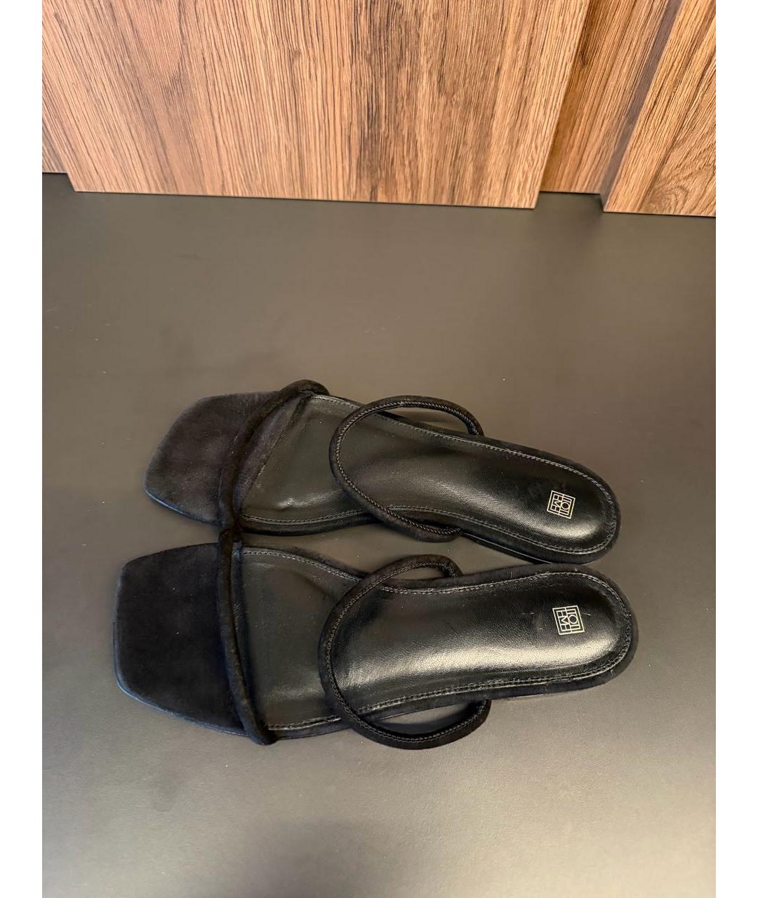 TOTEME Черные замшевые шлепанцы, фото 3