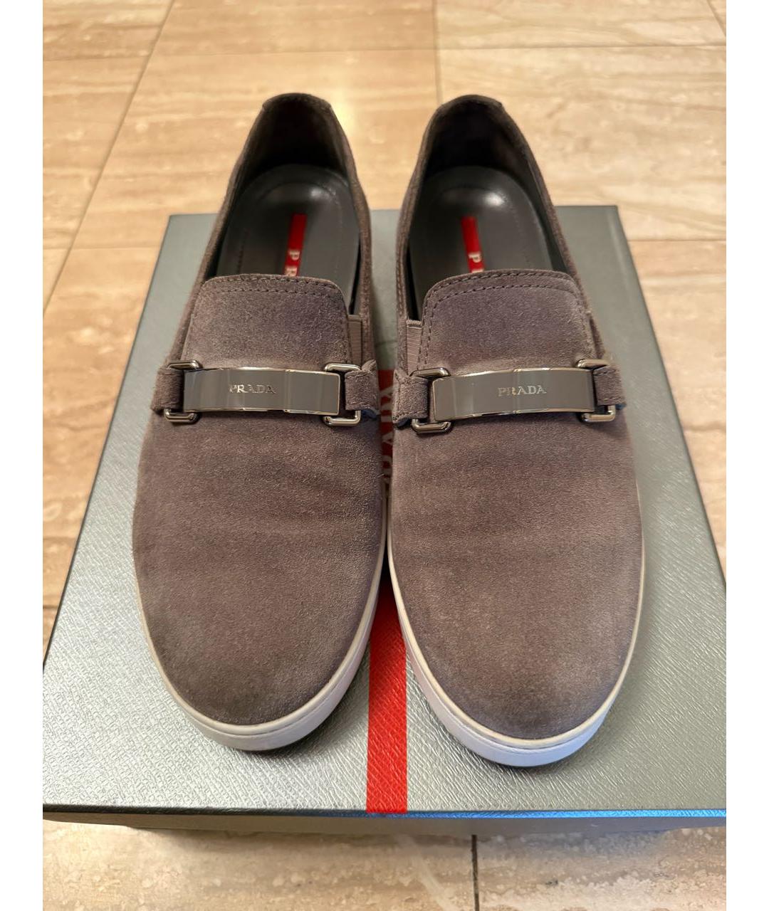 PRADA Серые замшевые лоферы, фото 2