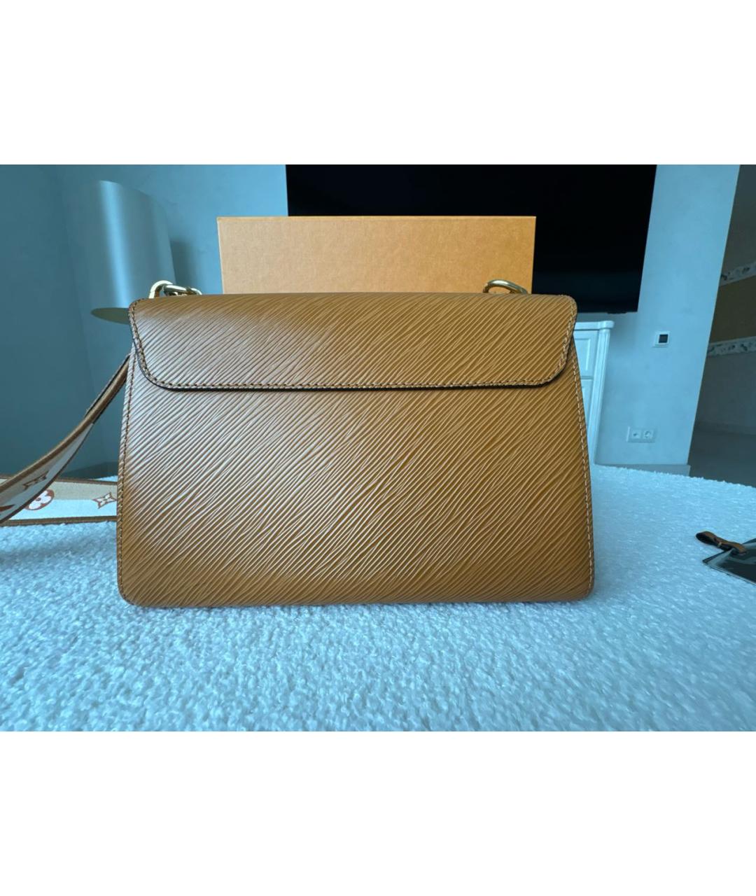 LOUIS VUITTON Коричневая кожаная сумка с короткими ручками, фото 3