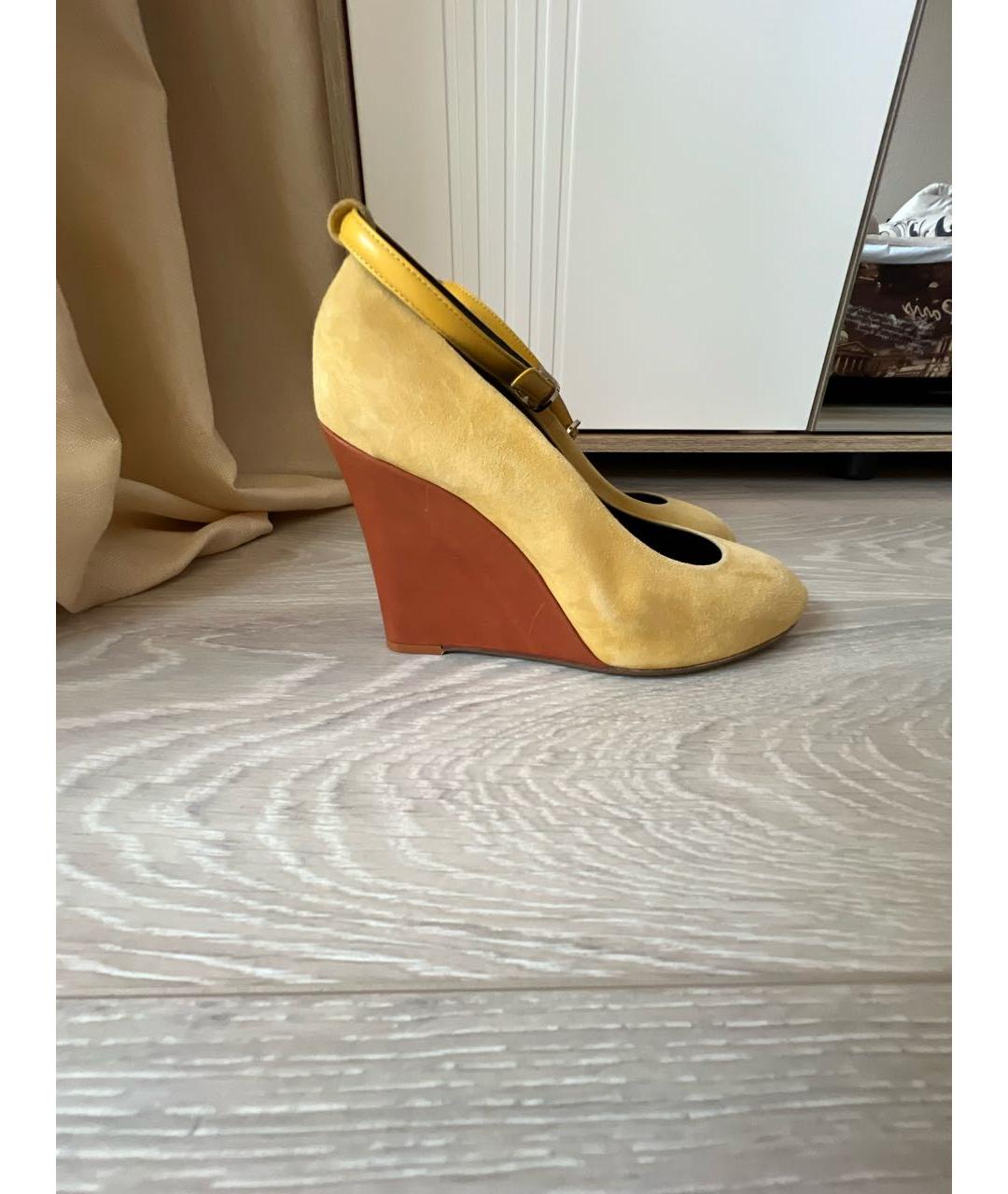 CELINE Горчичные замшевые туфли, фото 9