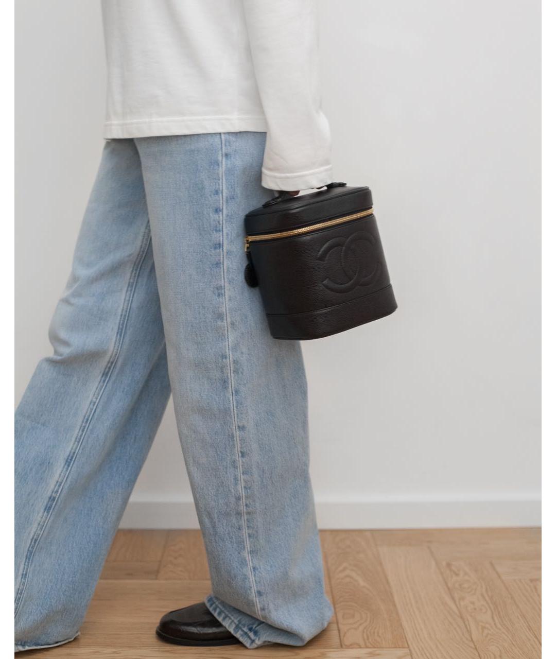 CHANEL Черная кожаная сумка с короткими ручками, фото 3