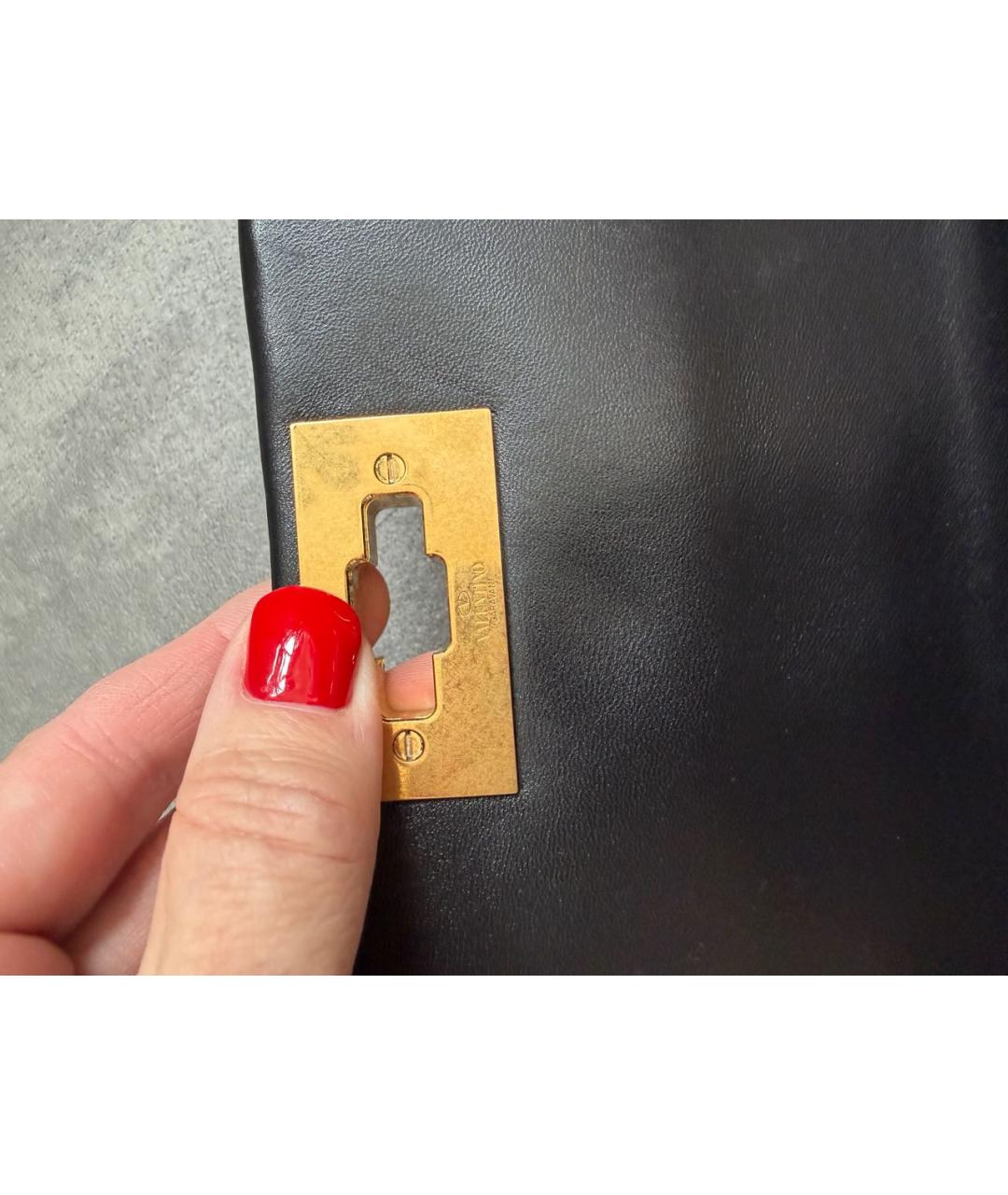 VALENTINO Черная кожаная сумка через плечо, фото 7