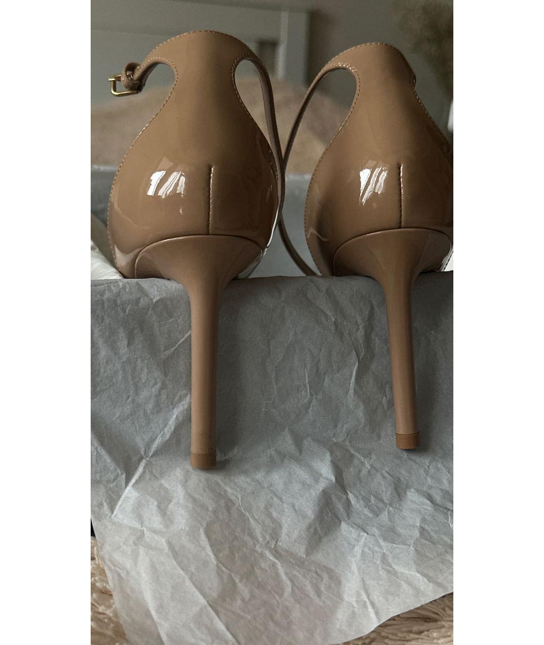 SAINT LAURENT Бежевые босоножки из лакированной кожи, фото 4