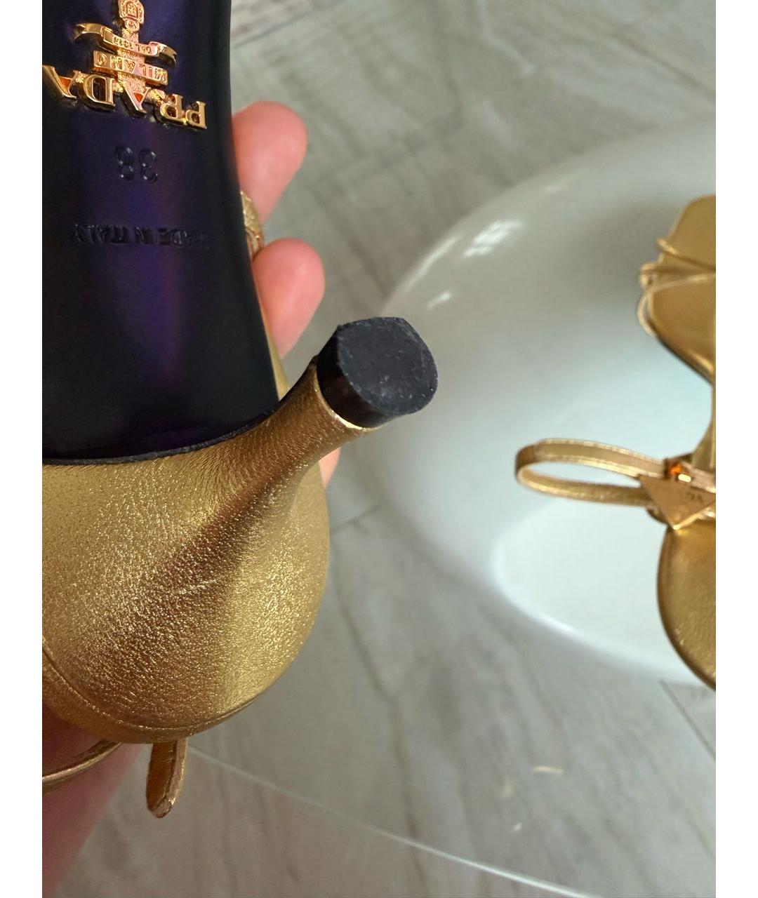 PRADA Золотые кожаные босоножки, фото 8