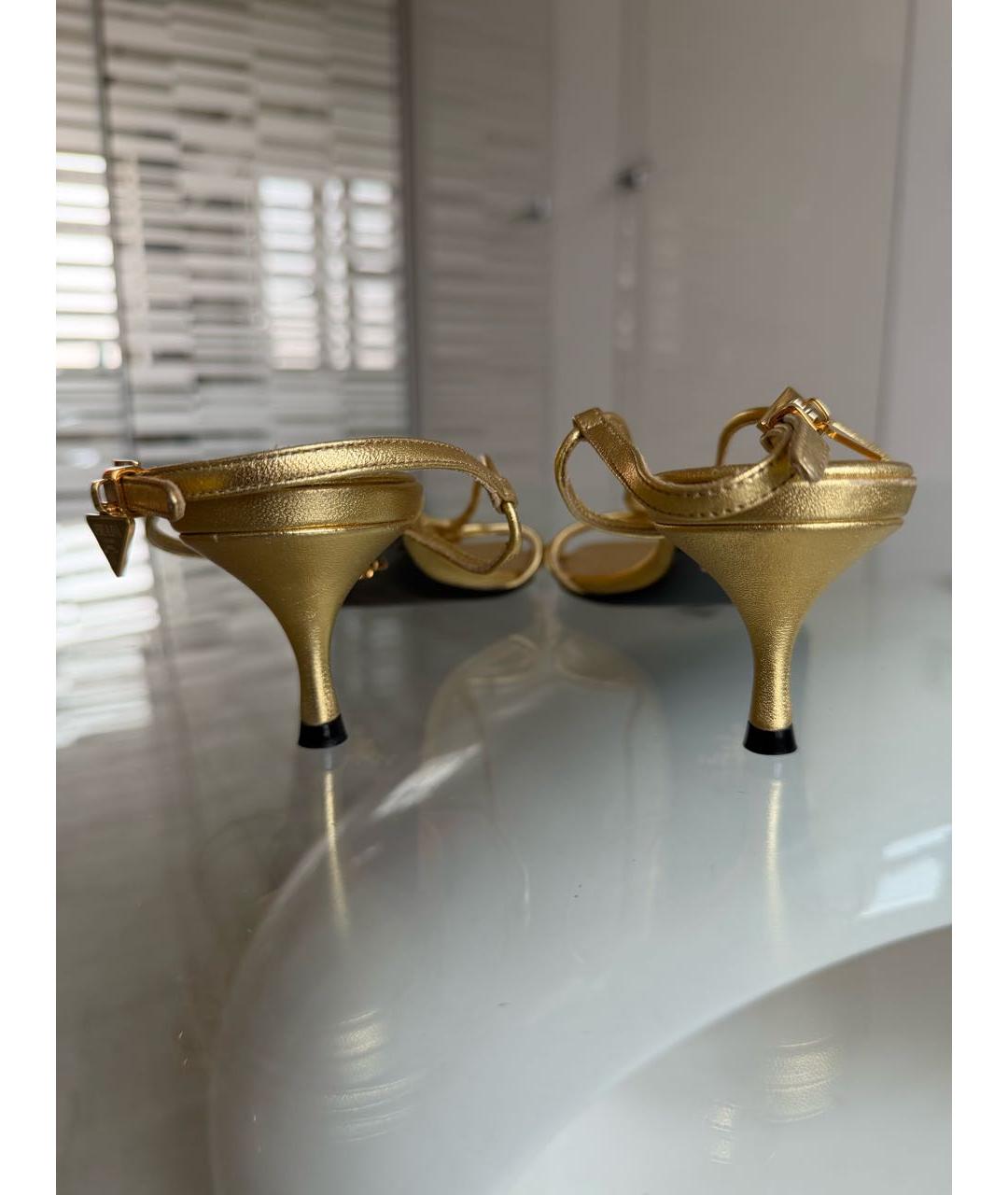 PRADA Золотые кожаные босоножки, фото 4