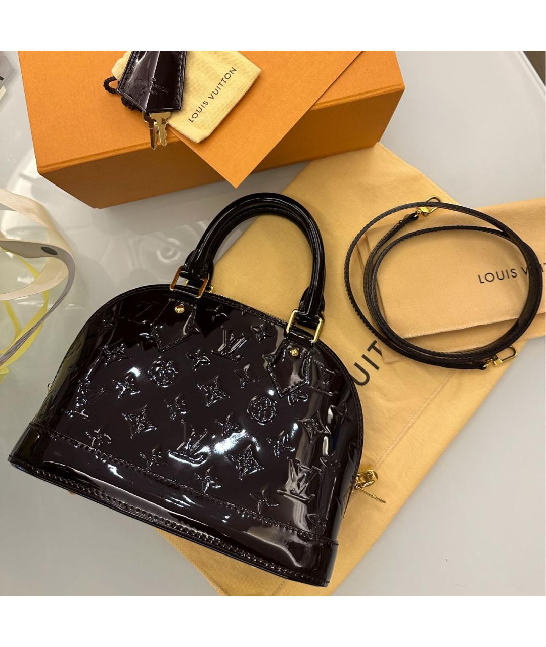 LOUIS VUITTON Бордовая сумка с короткими ручками из лакированной кожи, фото 3