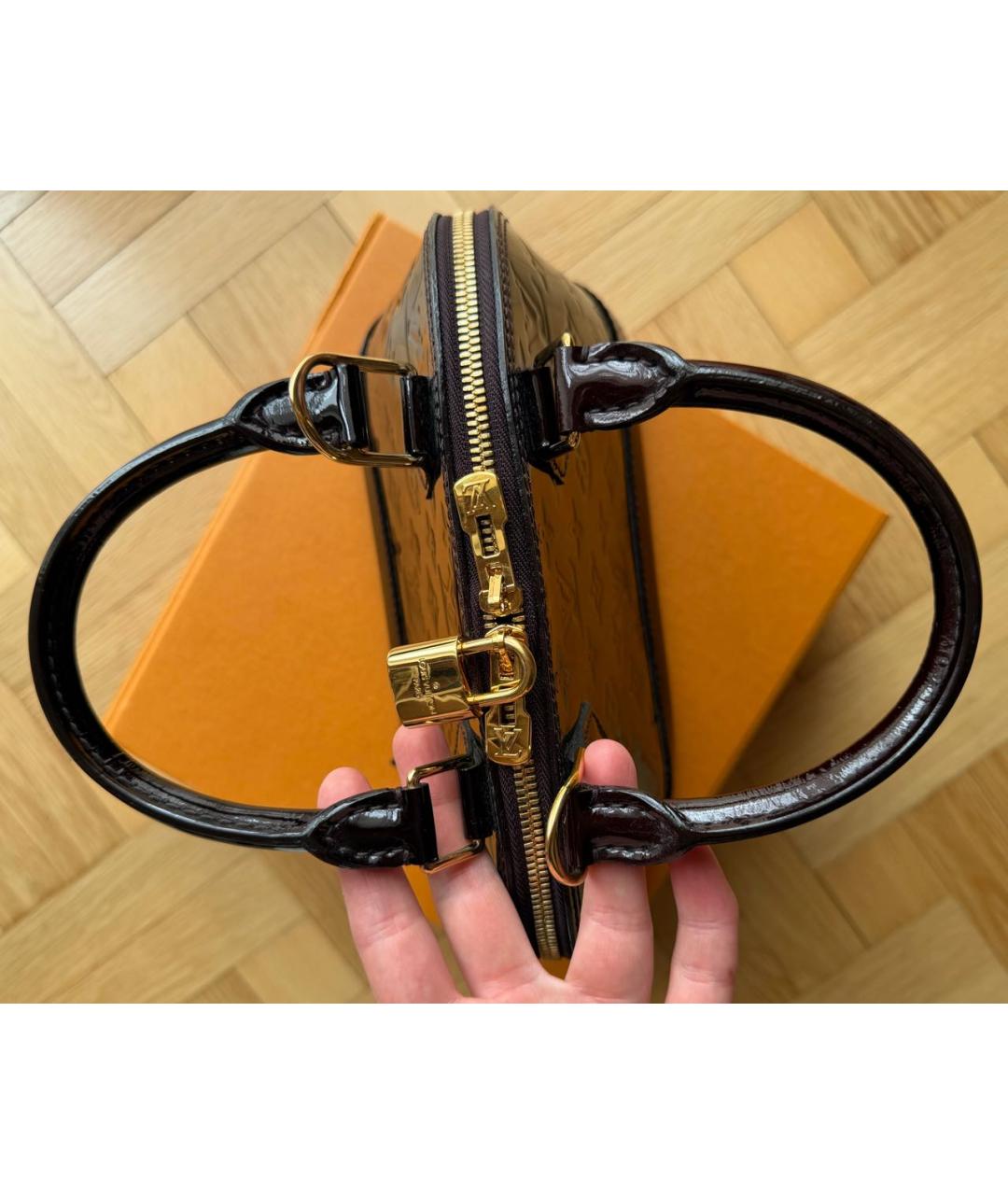 LOUIS VUITTON Бордовая сумка с короткими ручками из лакированной кожи, фото 6