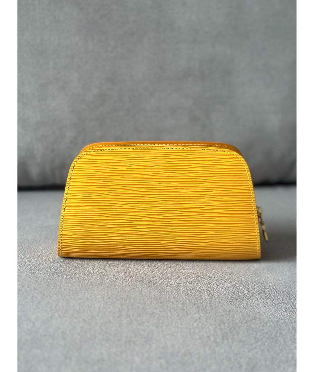 LOUIS VUITTON Желтая кожаная косметичка, фото 4