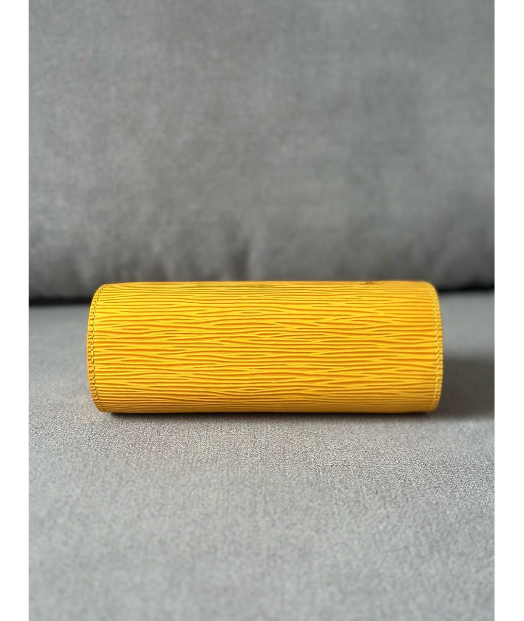 LOUIS VUITTON Желтая кожаная косметичка, фото 5