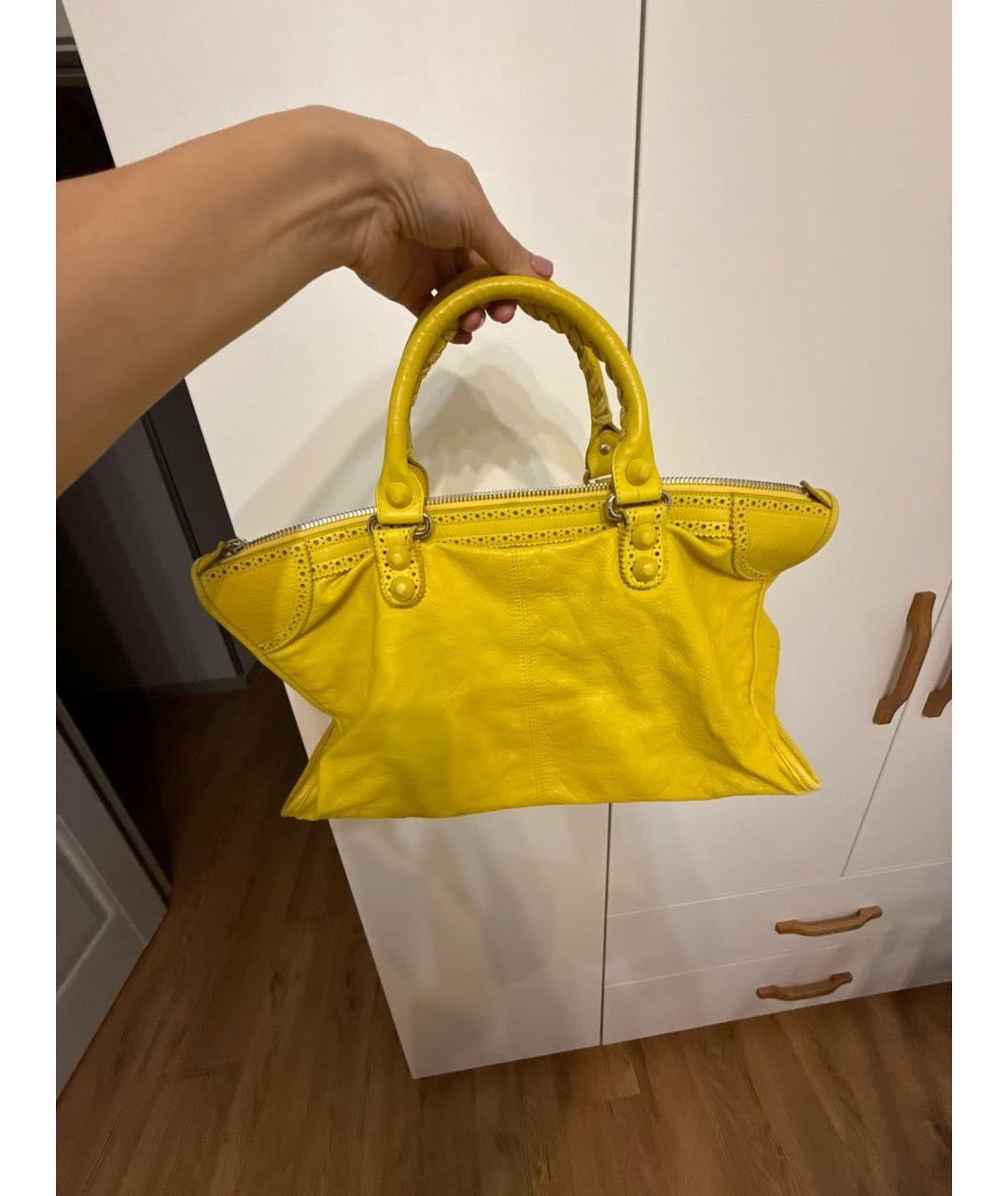 BALENCIAGA Желтая кожаная сумка с короткими ручками, фото 3