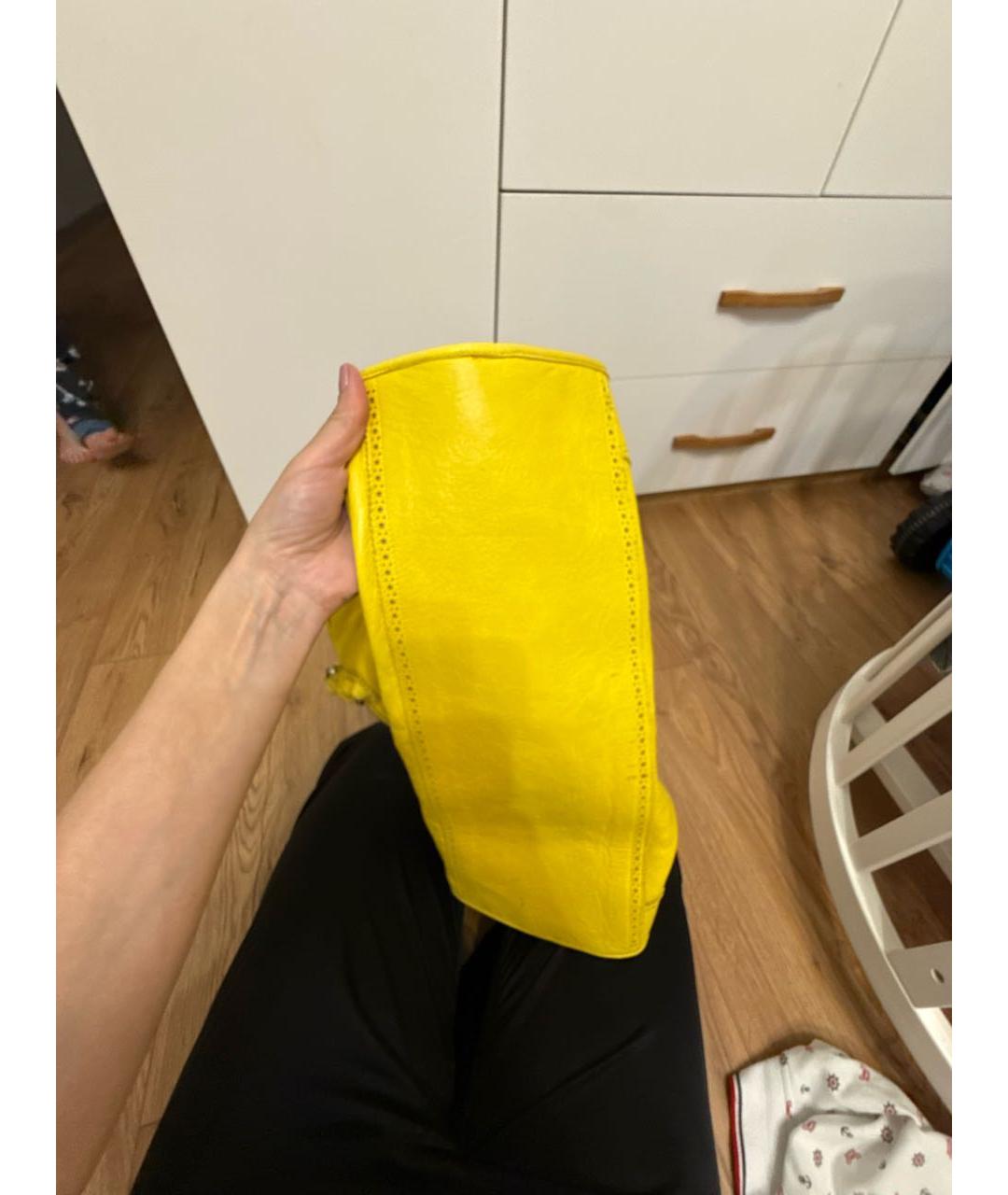BALENCIAGA Желтая кожаная сумка с короткими ручками, фото 7