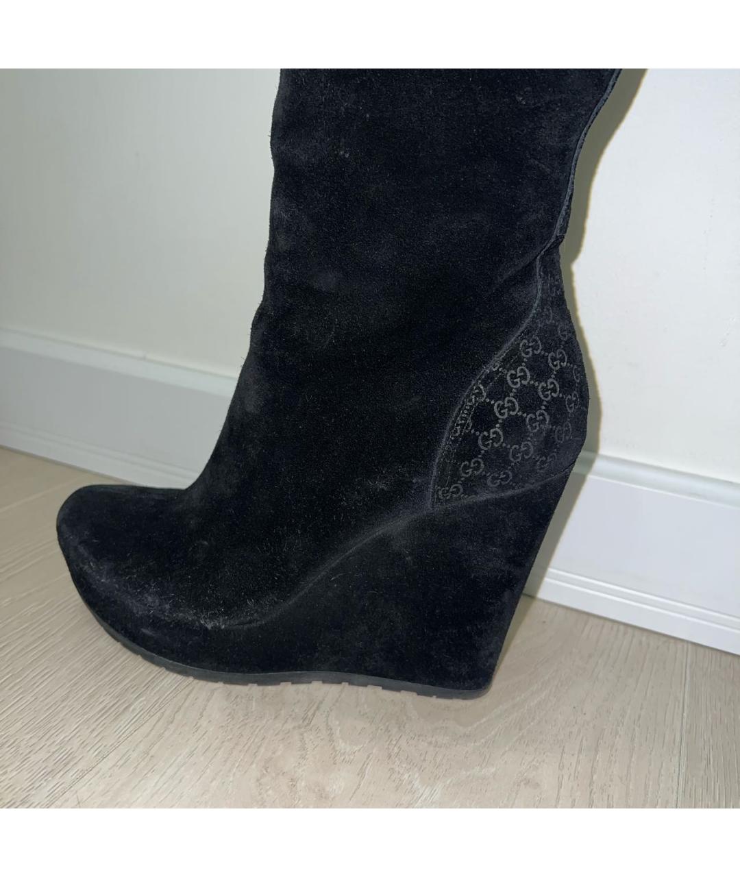 GUCCI Черные замшевые сапоги, фото 6