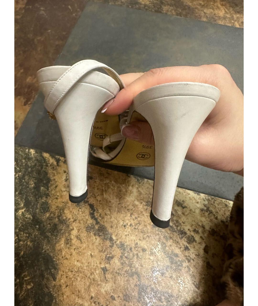 CHANEL Белые кожаные босоножки, фото 4