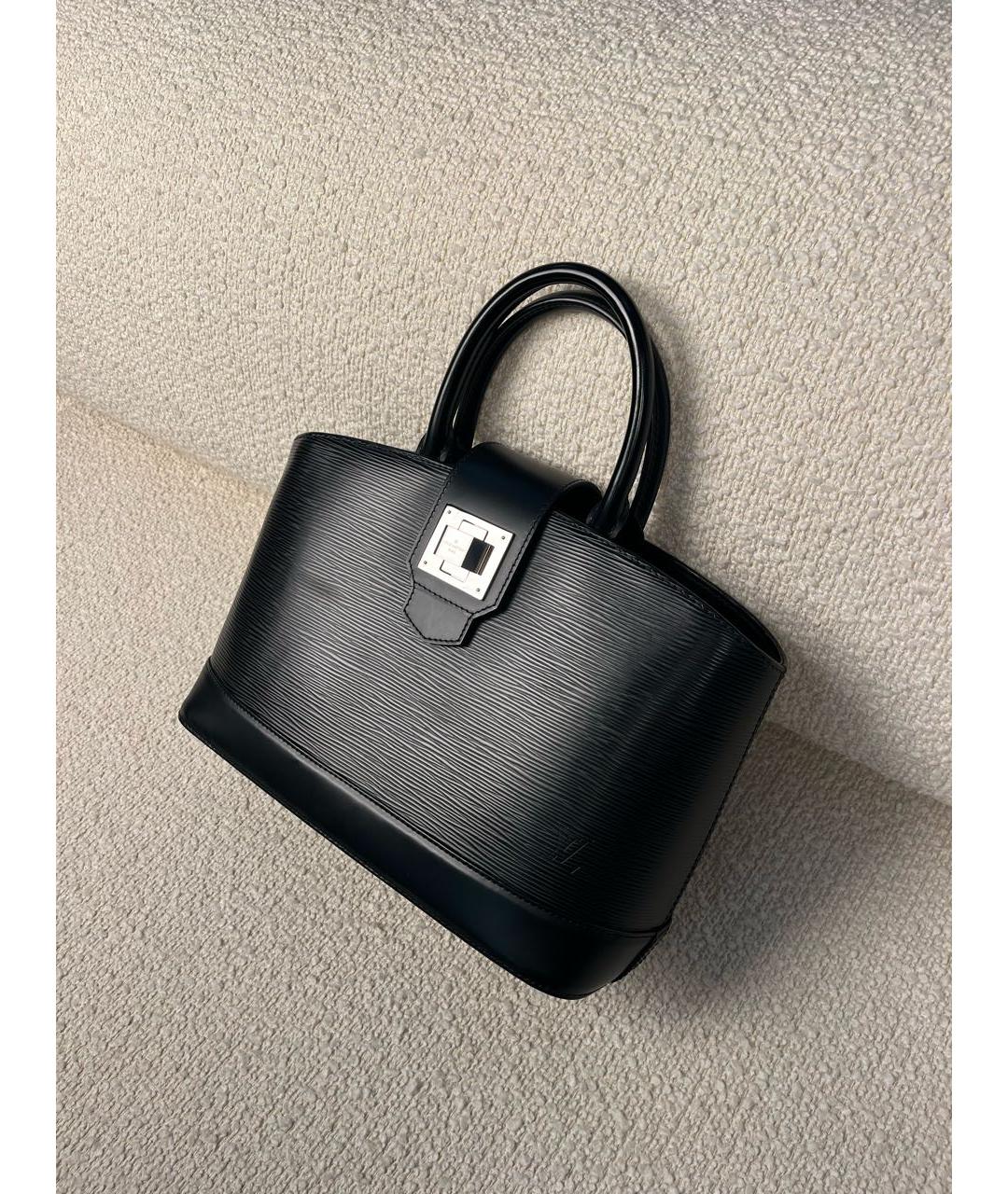 LOUIS VUITTON Черная кожаная сумка с короткими ручками, фото 5