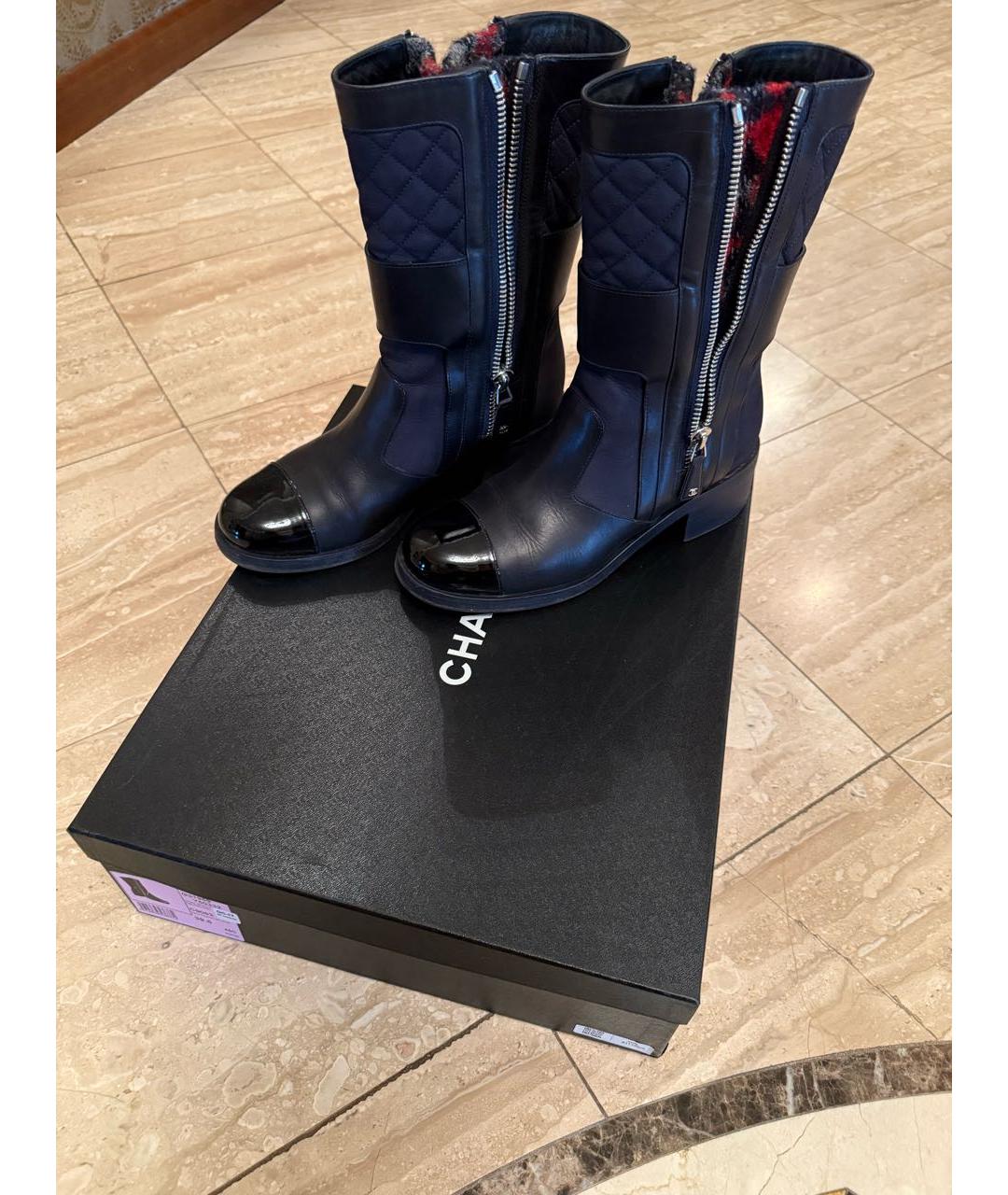 CHANEL Темно-синие кожаные сапоги, фото 3