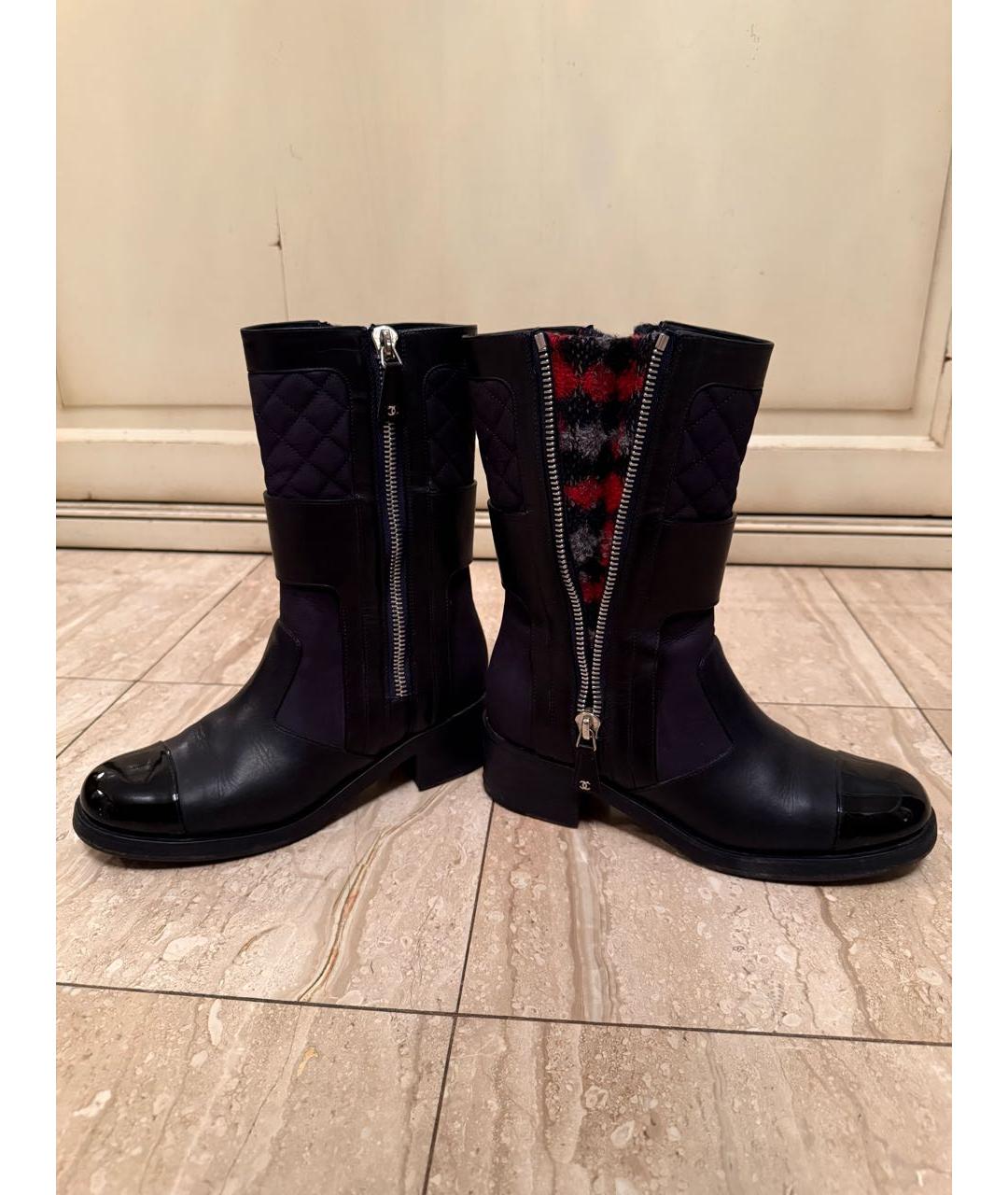 CHANEL Темно-синие кожаные сапоги, фото 3