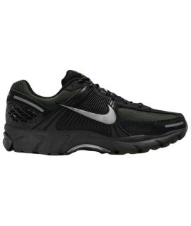 NIKE Кроссовки