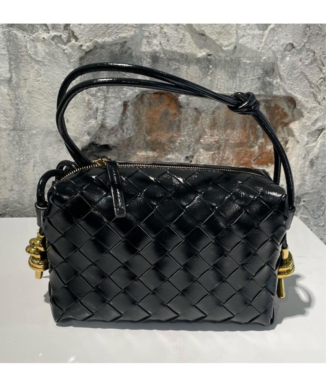 BOTTEGA VENETA Черная сумка через плечо из лакированной кожи, фото 4