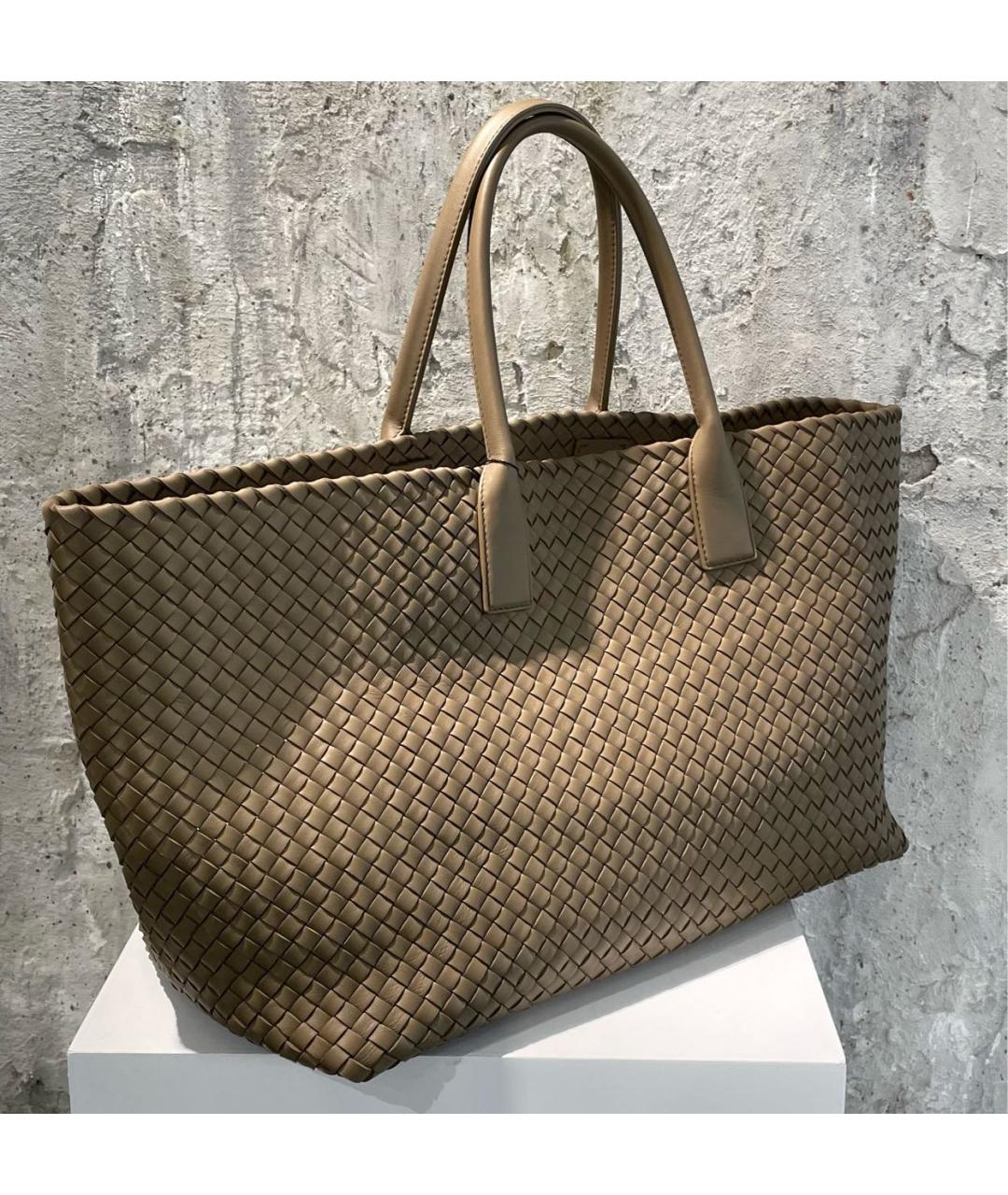 BOTTEGA VENETA Коричневая кожаная сумка тоут, фото 2