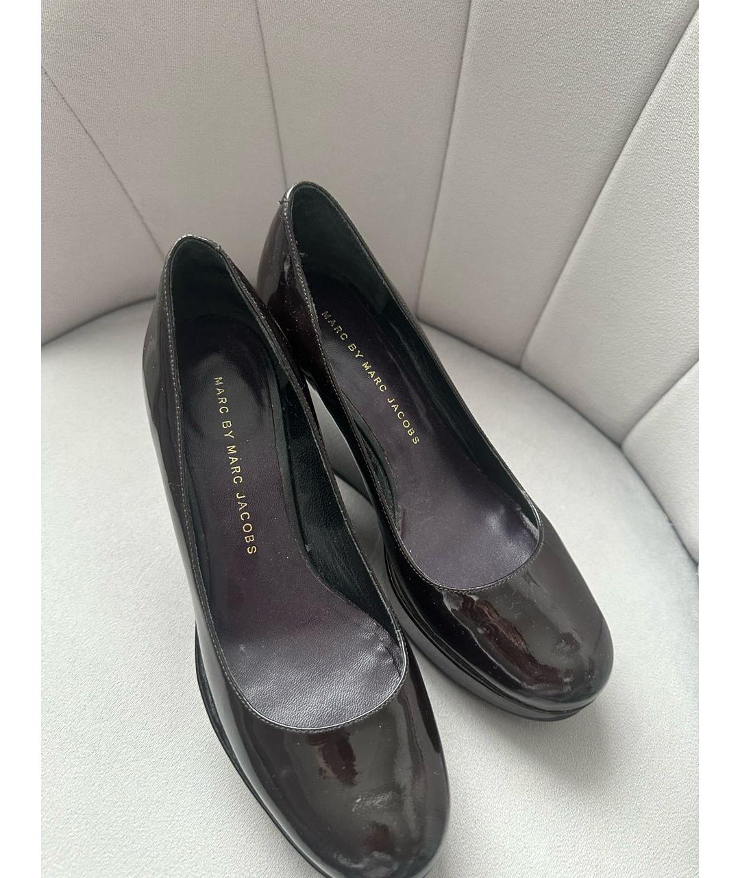 MARC JACOBS Черные туфли из лакированной кожи, фото 6