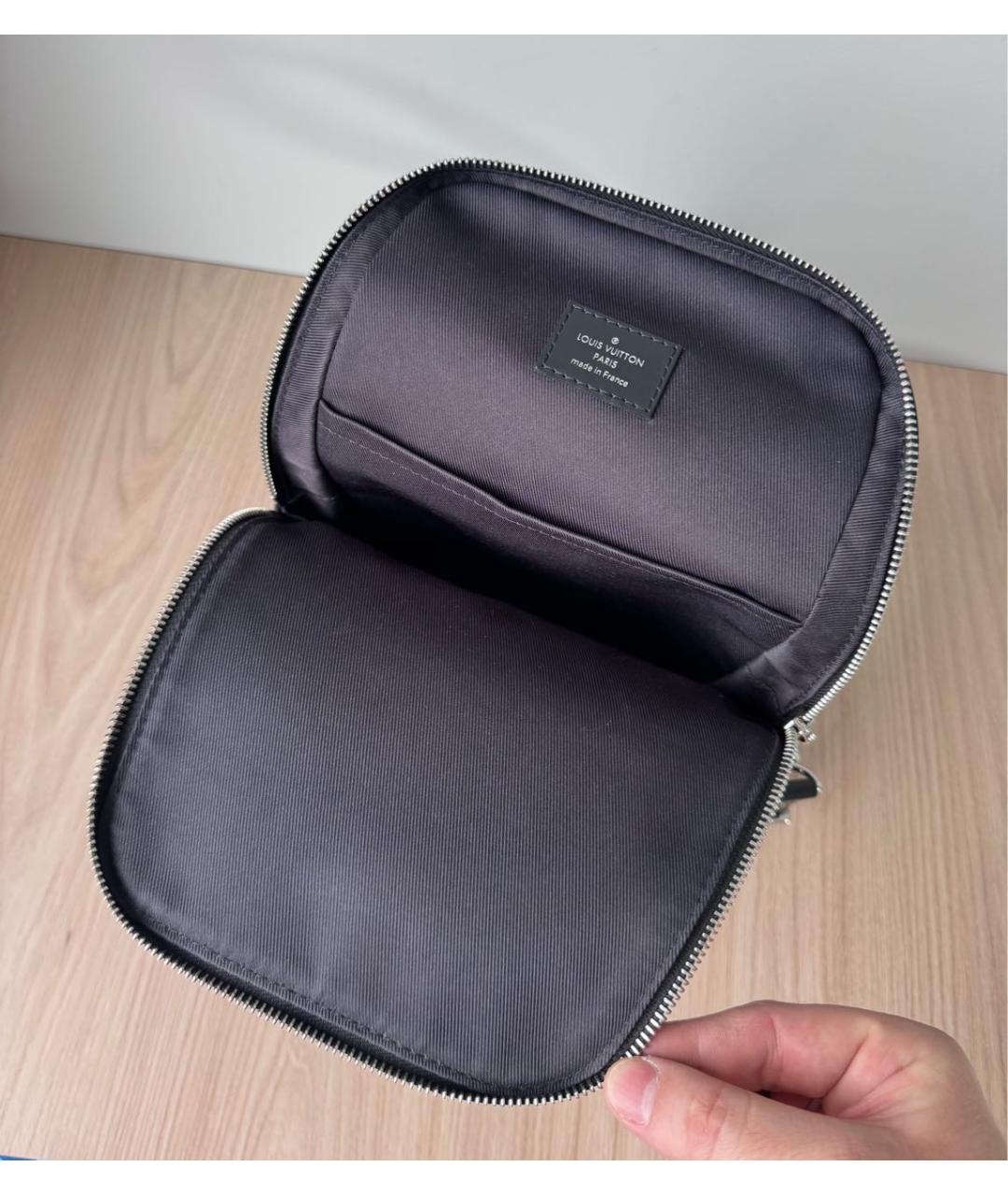 LOUIS VUITTON Черная кожаная сумка на плечо, фото 7