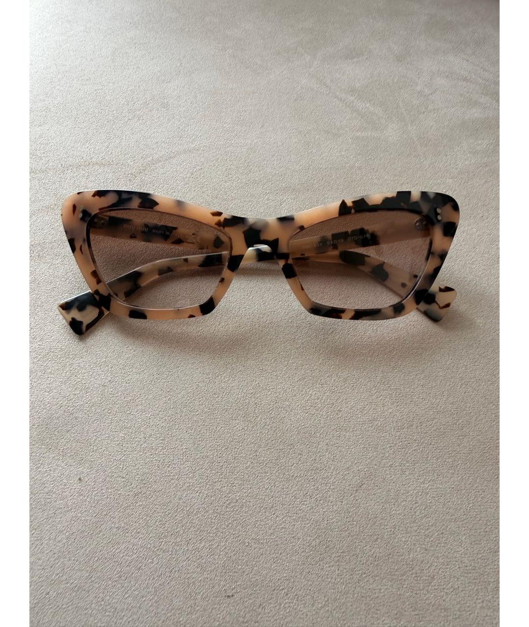 MIU MIU Коричневые пластиковые солнцезащитные очки, фото 5