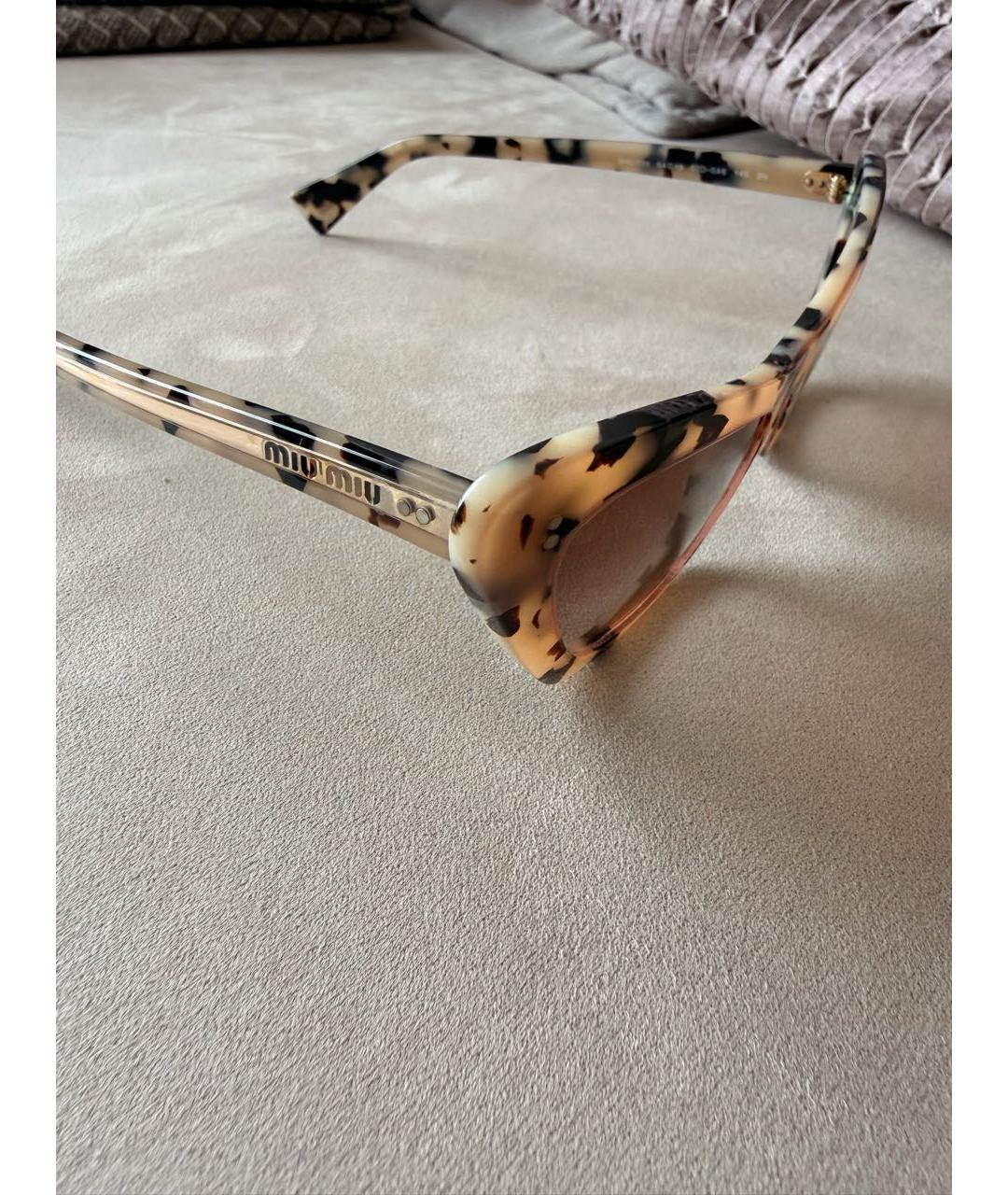 MIU MIU Коричневые пластиковые солнцезащитные очки, фото 3