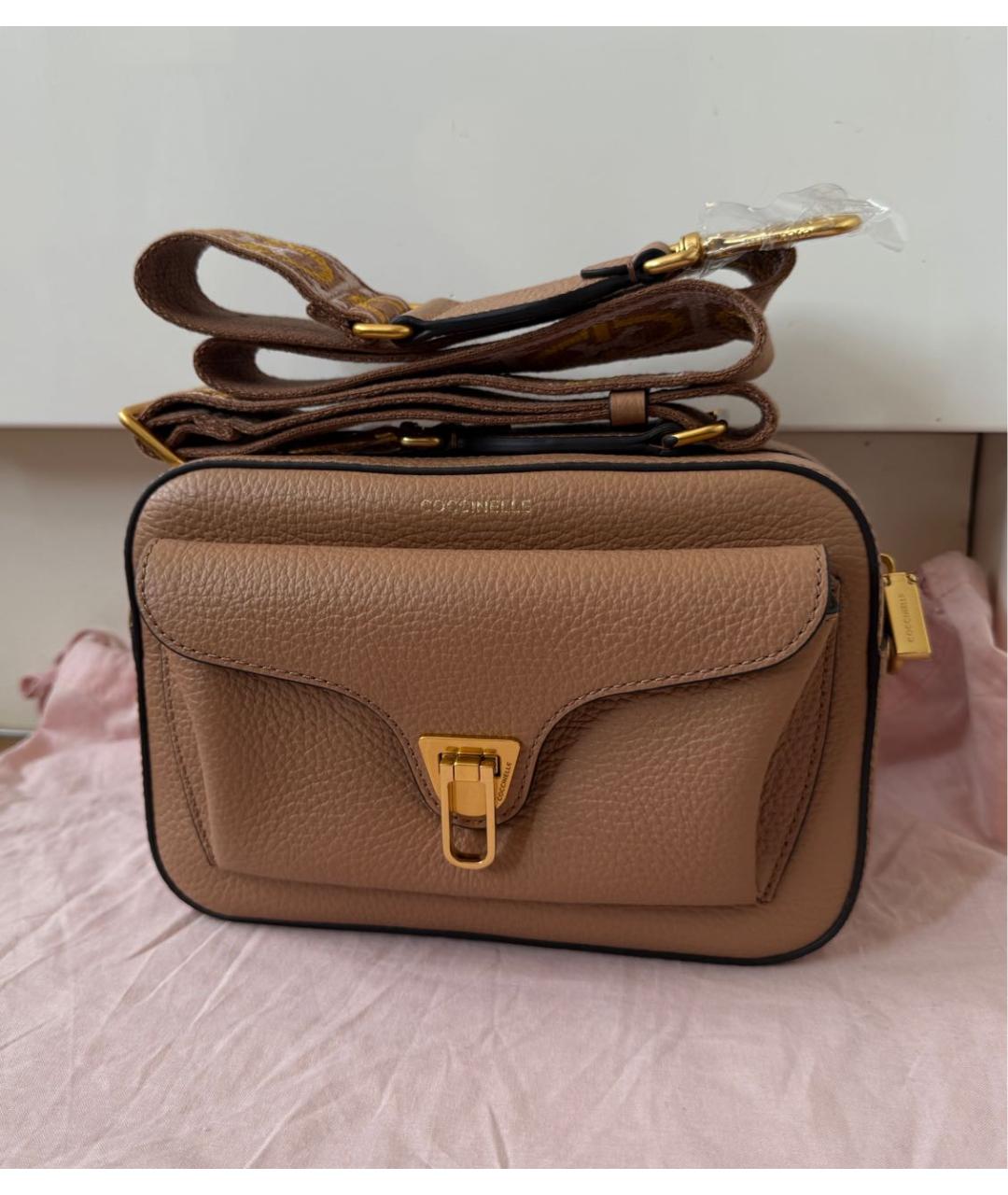 COCCINELLE Бежевая кожаная сумка через плечо, фото 7