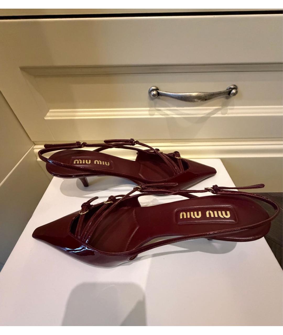 MIU MIU Бордовые туфли из лакированной кожи, фото 5