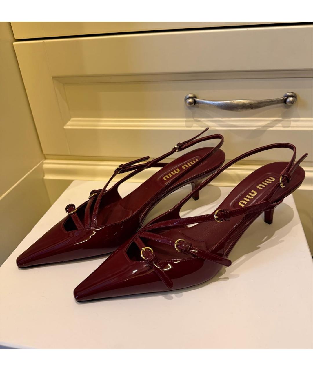 MIU MIU Бордовые туфли из лакированной кожи, фото 6
