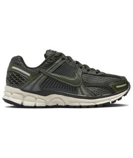 NIKE Кроссовки