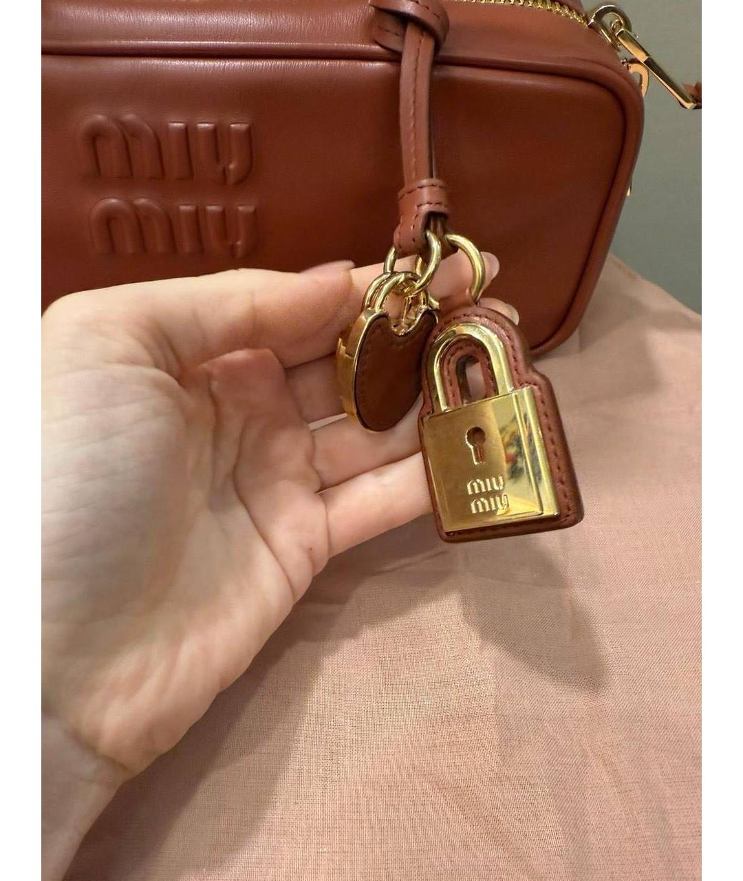 MIU MIU Коричневая кожаная сумка через плечо, фото 7
