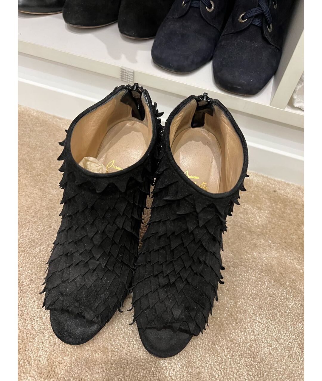CHRISTIAN LOUBOUTIN Черные замшевые ботильоны, фото 2