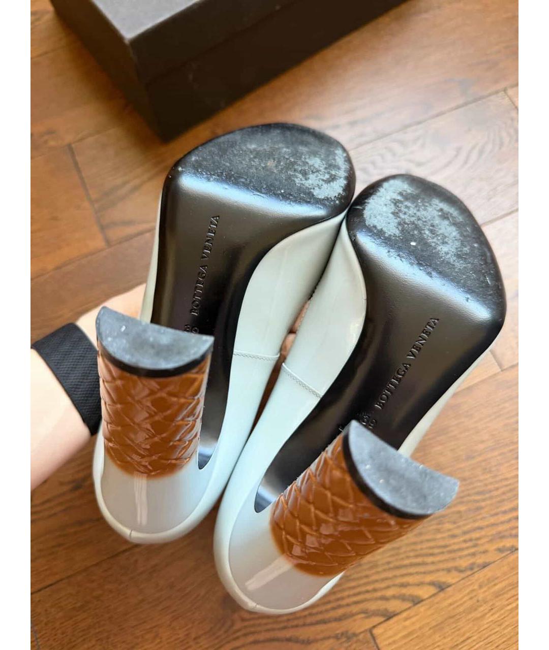 BOTTEGA VENETA Голубые туфли из лакированной кожи, фото 4