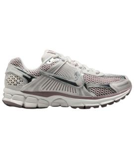 NIKE Кроссовки