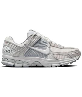 NIKE Кроссовки