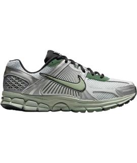 NIKE Низкие кроссовки / кеды