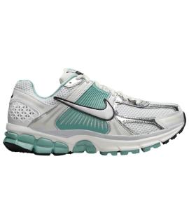 NIKE Кроссовки